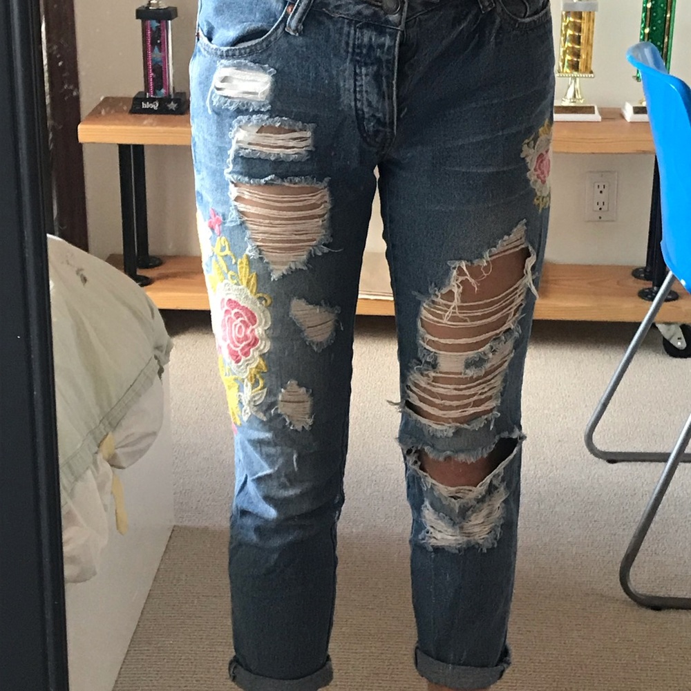 Boyfriend Embroidered Jeans